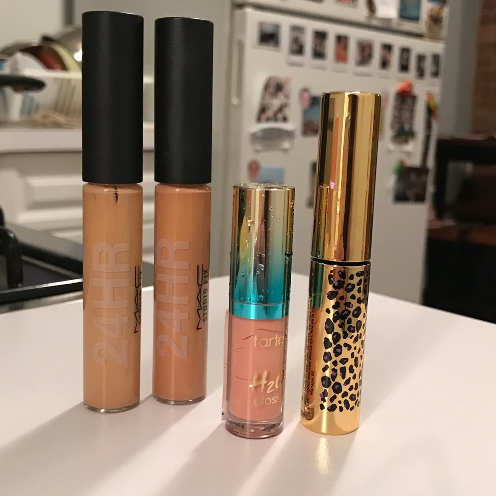 Mac 24 Hour Studio Fix concealer (never been used)